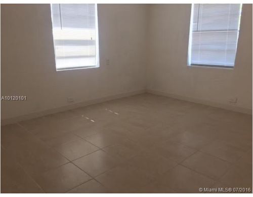 Foto del edificio - 2244 Hood St