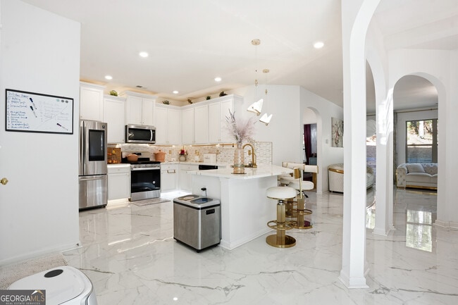 Building Photo - 341 Emporia Loop