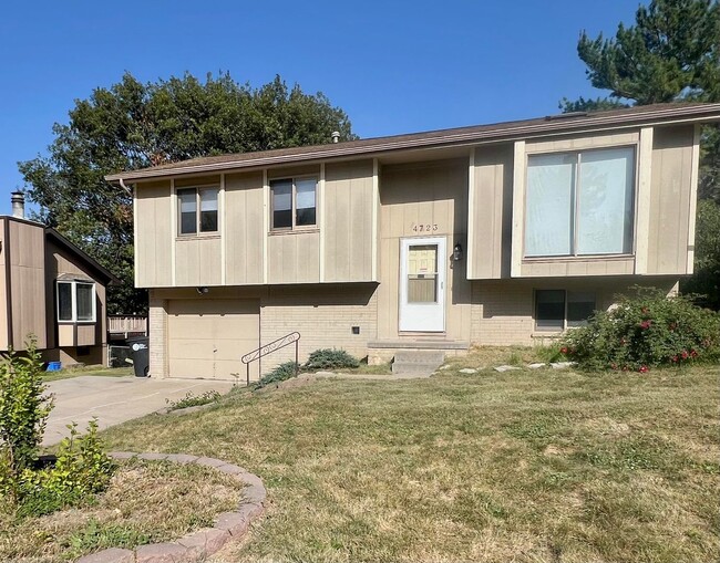 Foto del edificio - Beautiful 4 bed, 2 bath house at $1,795