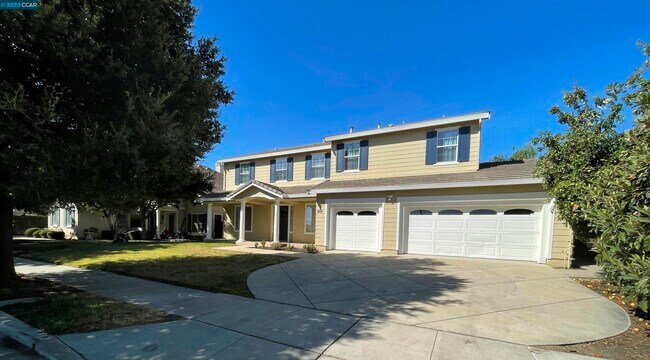 Building Photo - 2851 Anderson Ln