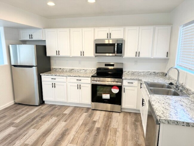 Building Photo - Ocotillo