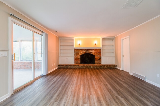 Building Photo - 424 Hermay Dr