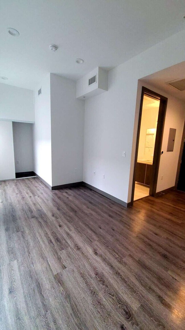 One Bedroom Townhome in Hollywood! Apartments in Los Angeles, CA