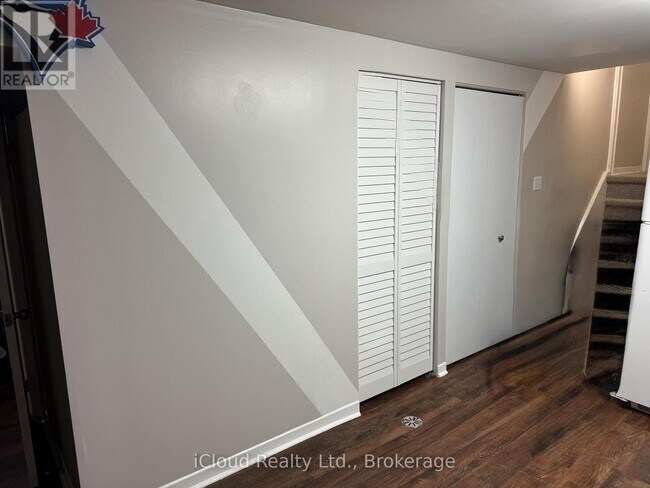 Photo du bâtiment - 82 Judith Crescent