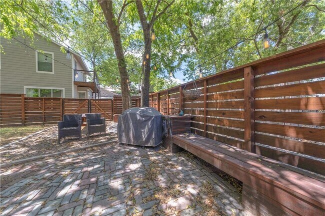 Building Photo - 1809 Palma Plaza