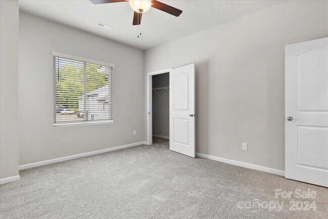 Building Photo - 2004 Stoney Point Ln