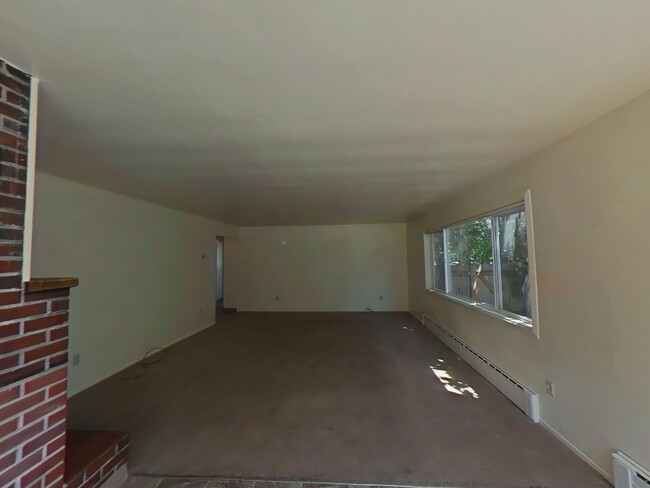 Building Photo - Duplex ~ Close to Campus ~ Cat Friendly