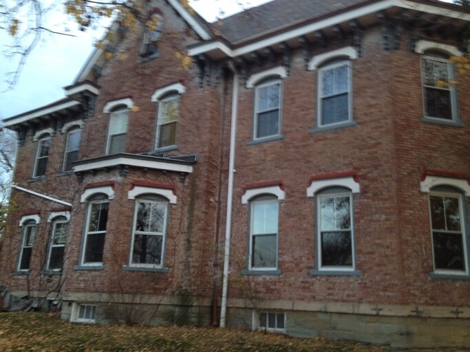Primary Photo - 991 Greentree Rd