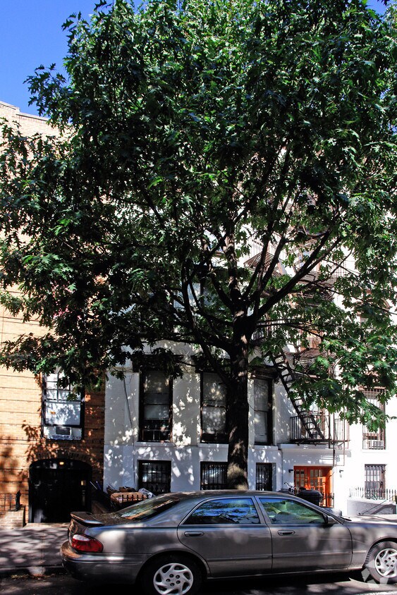 Foto del edificio - 290 Clinton St