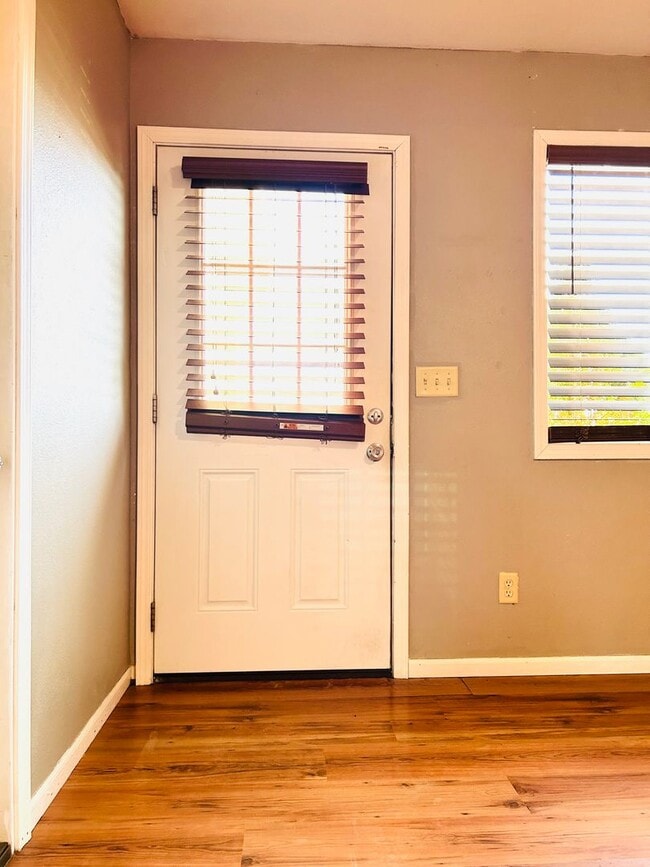 Building Photo - Easy Access to Fort Riley