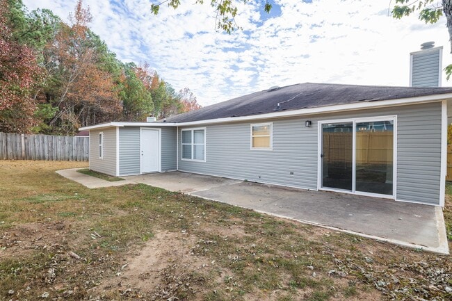 Building Photo - 117 Willow Bluff Dr