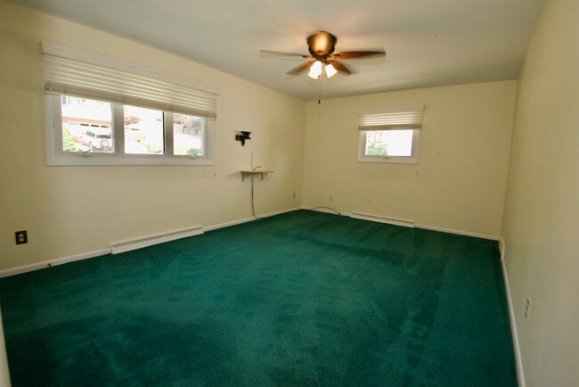 Building Photo - 1149 Sunrise Dr