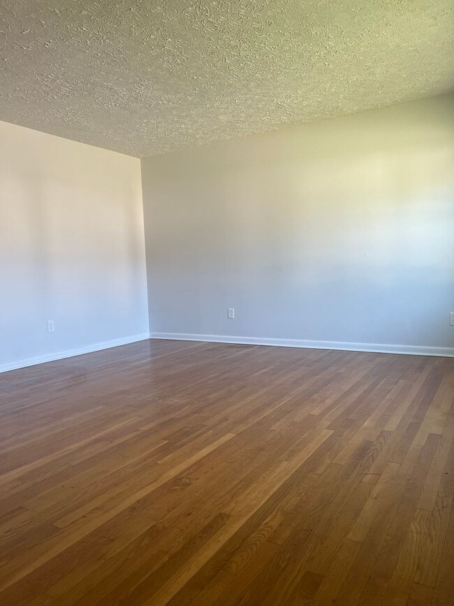 Foto del edificio - 606 Gary Ln