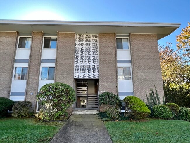 Building Photo - 280 Gardner Ave