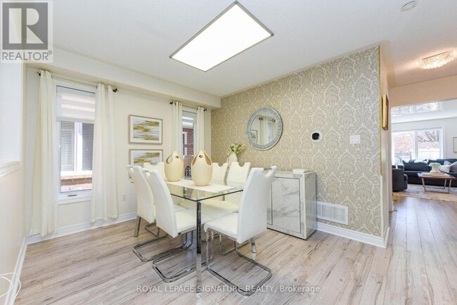 Building Photo - 17 Baywell Crescent