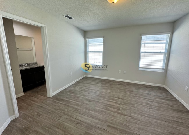 Building Photo - 6479 Sweetbay Ln