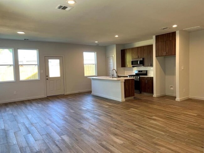 Building Photo - 18630 Green Land Way