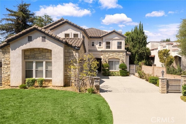 Foto principal - 159 N San Marino Ave