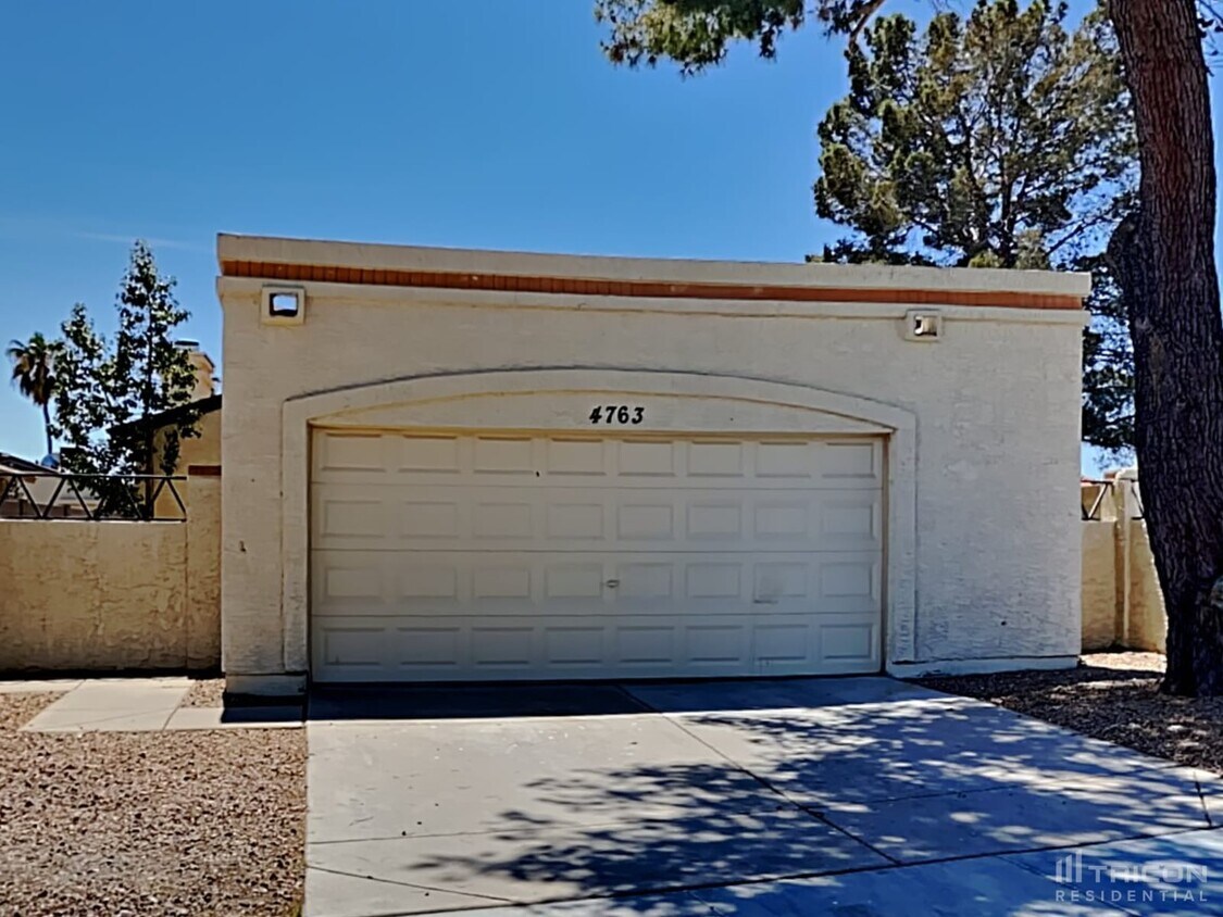 Primary Photo - 4763 W Menadota Dr