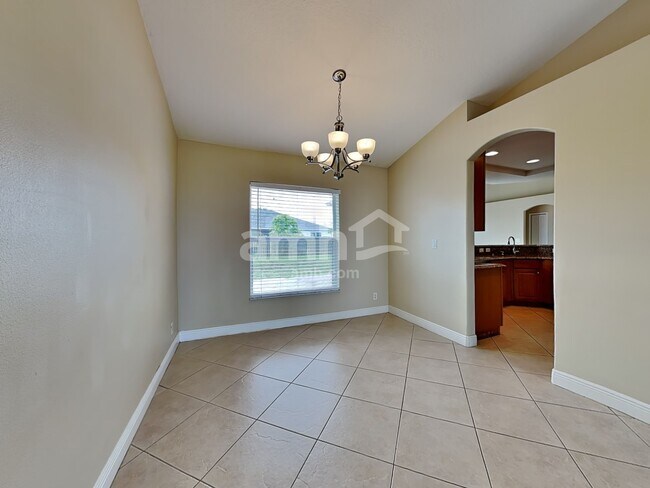 Foto del edificio - 2458 SW Lamb Avenue