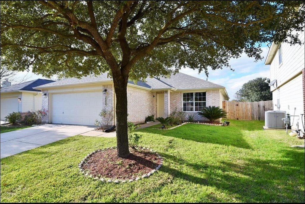 Foto principal - 19518 Ingham Dr