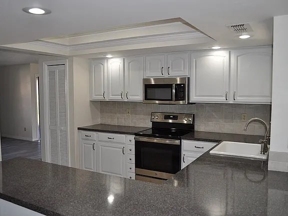 Foto del edificio - 721 Elkhorn Rd