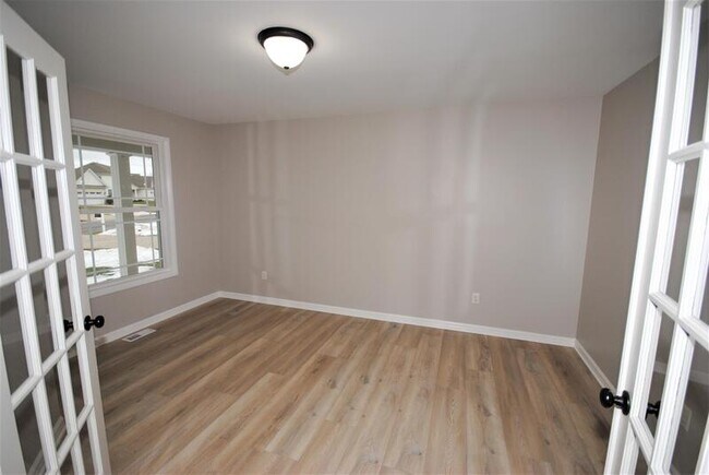 Building Photo - 4683 Mosey Ln