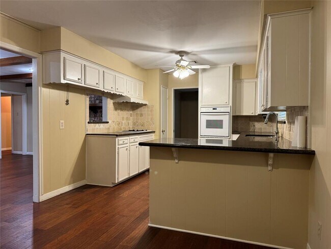 Foto del edificio - 12130 Queensbury Ln