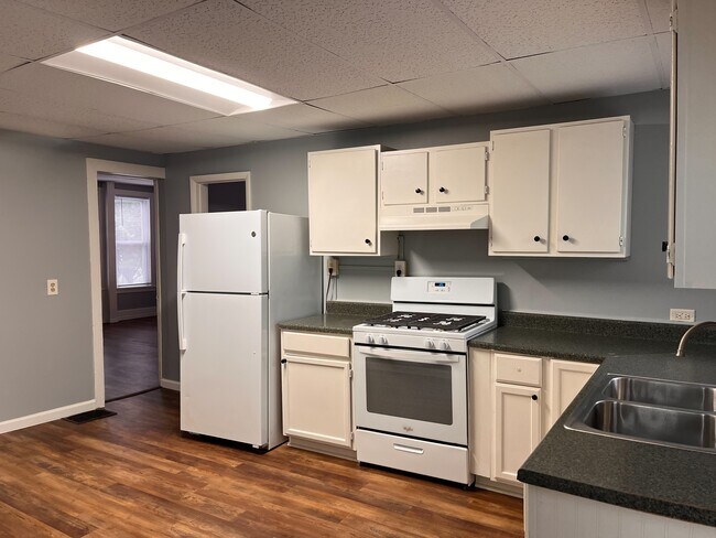 Kitchen - 177 Telyea St