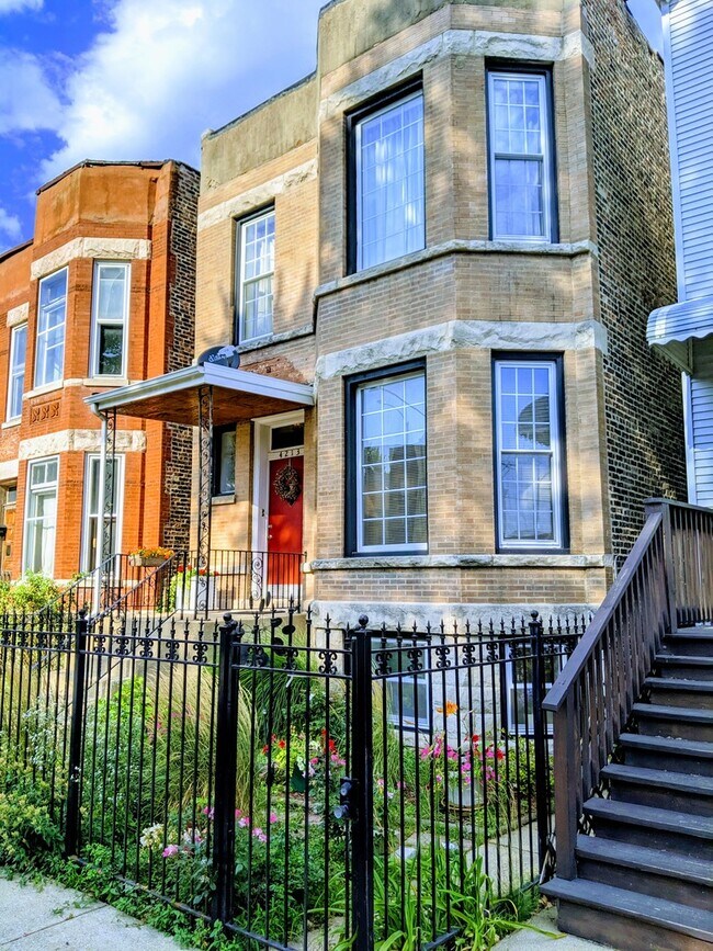 Building Photo - 4213 S Union Ave