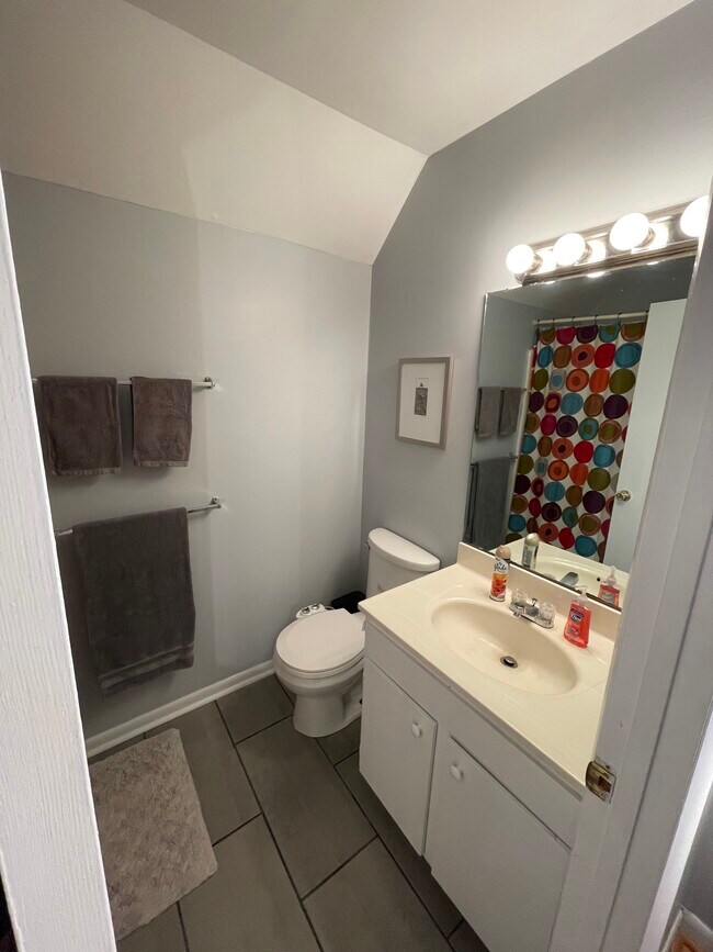 Foto del edificio - 1243 Cedars Ct