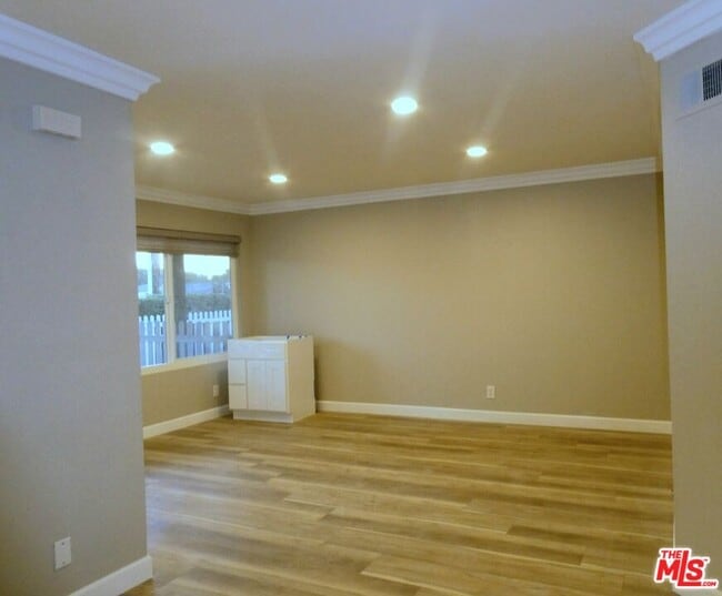 Foto del edificio - 13321 Meyer Rd