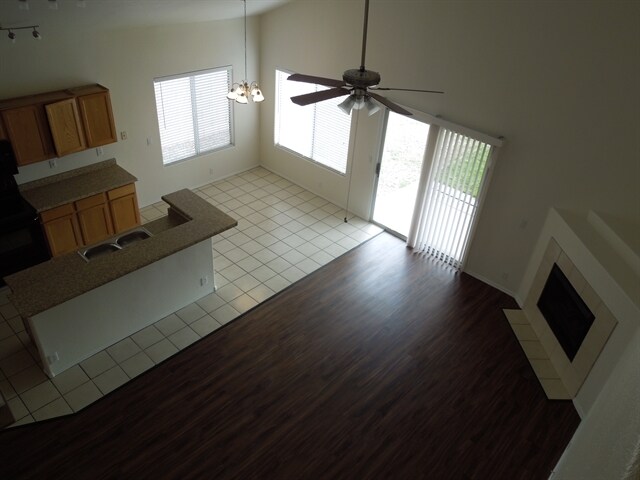 Foto del edificio - 1425 E Charleston Avenue