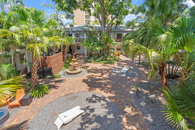 Building Photo - Park West