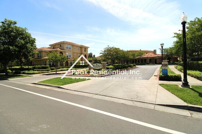Foto del edificio - Beautiful Newer 1bd/1ba North Natomas Condo with Garage!