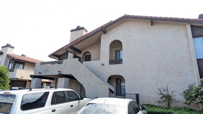 Building Photo - One bed plus office - Second floor - Corne...