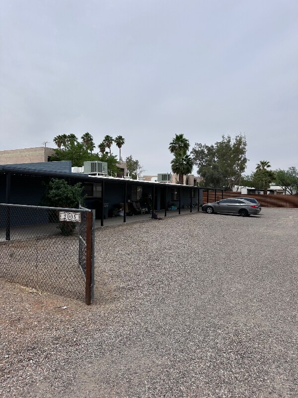 Foto del edificio - 2005 N Swan Rd
