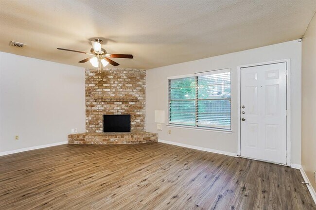 Building Photo - 7411 Neal Ridge Dr