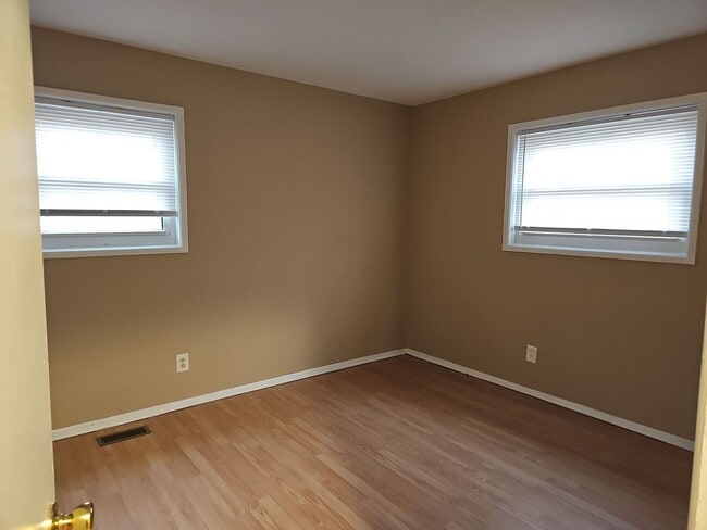 Foto del edificio - 6549 Canastota 3BR/1BA (Fairfield)