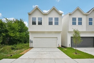 Building Photo - 6808 Madrid St
