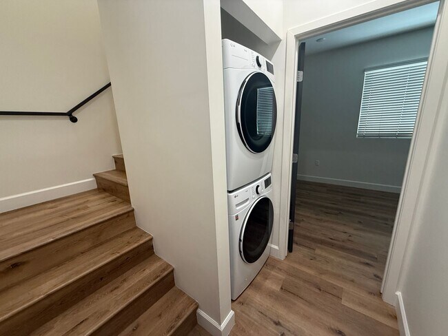 Foto del edificio - Beautiful 1-Bedroom Home with a Private Office Space and Modern Upgrades!