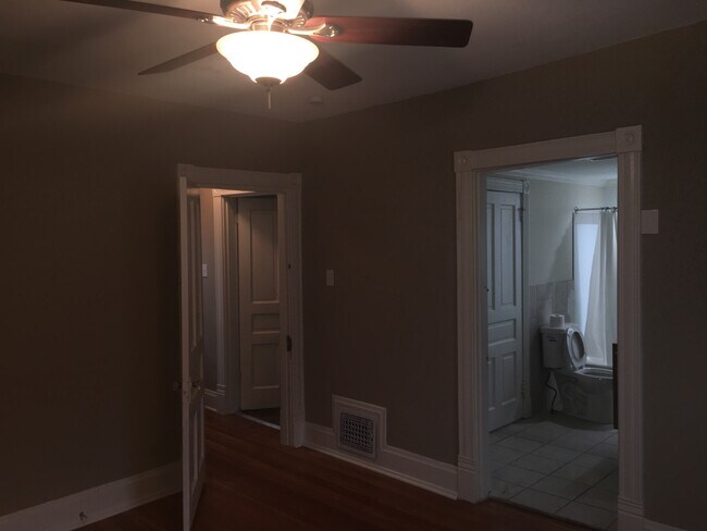 Foto del edificio - 3248 Glenmore Ave