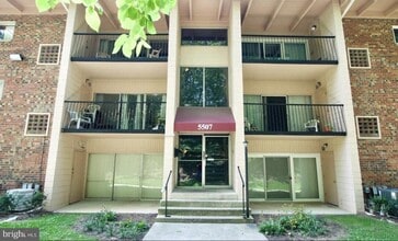 Building Photo - 5505 Karen Elaine Dr