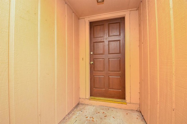 Building Photo - 10423 Hidden Moon Dr