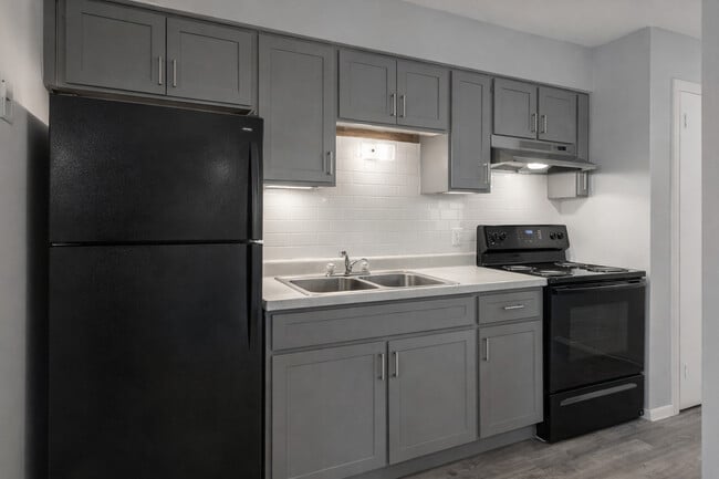 Building Photo - Legends Pointe