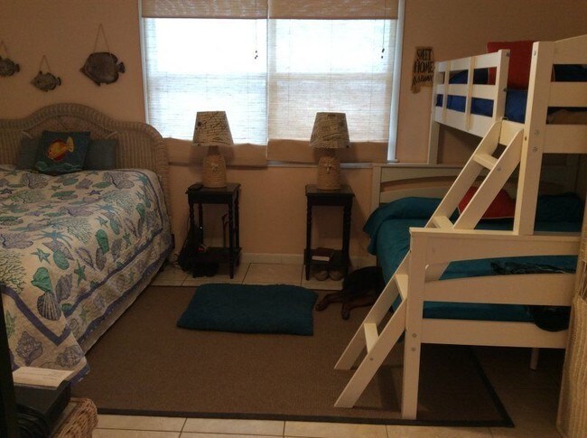 Foto del edificio - 1037 W Lagoon Ave