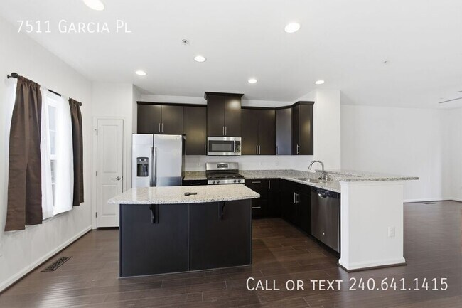 Foto del edificio - 7511 Garcia Pl
