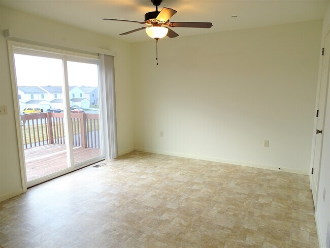 Foto del edificio - 322 Meadow View Dr