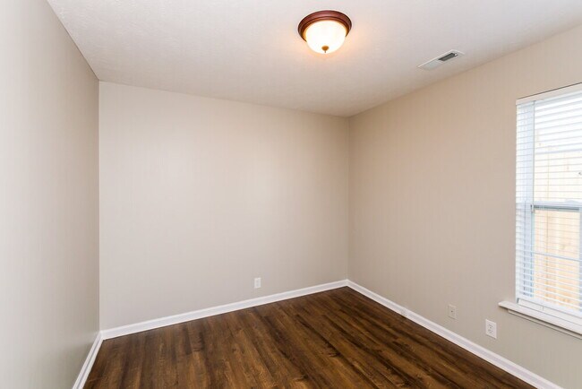 Foto del edificio - 1123 Geneil Ln
