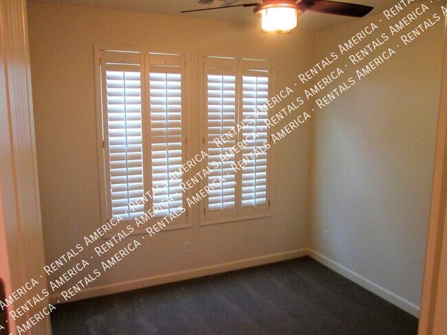 Building Photo - 4259 E Mesquite St